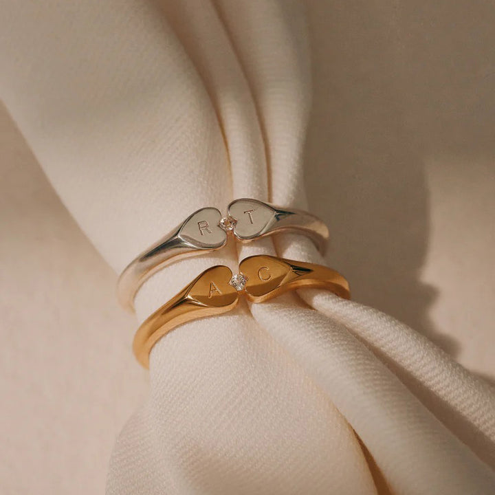 HEART CONNECTION SIGNET RING