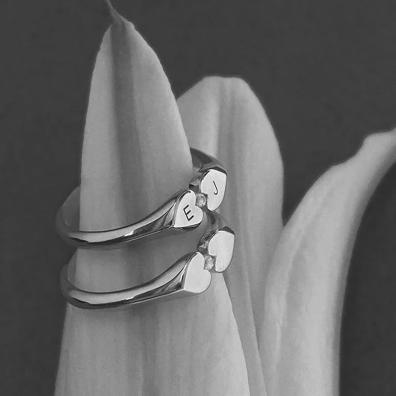 HEART CONNECTION SIGNET RING