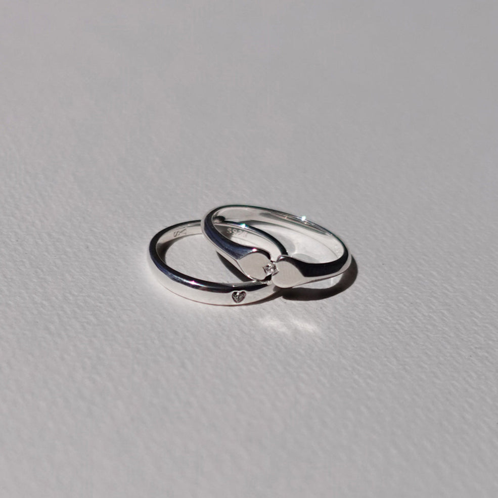 HEART CONNECTION SIGNET RING