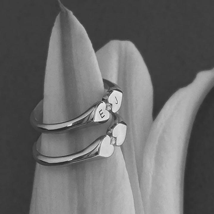 HEART CONNECTION SIGNET RING