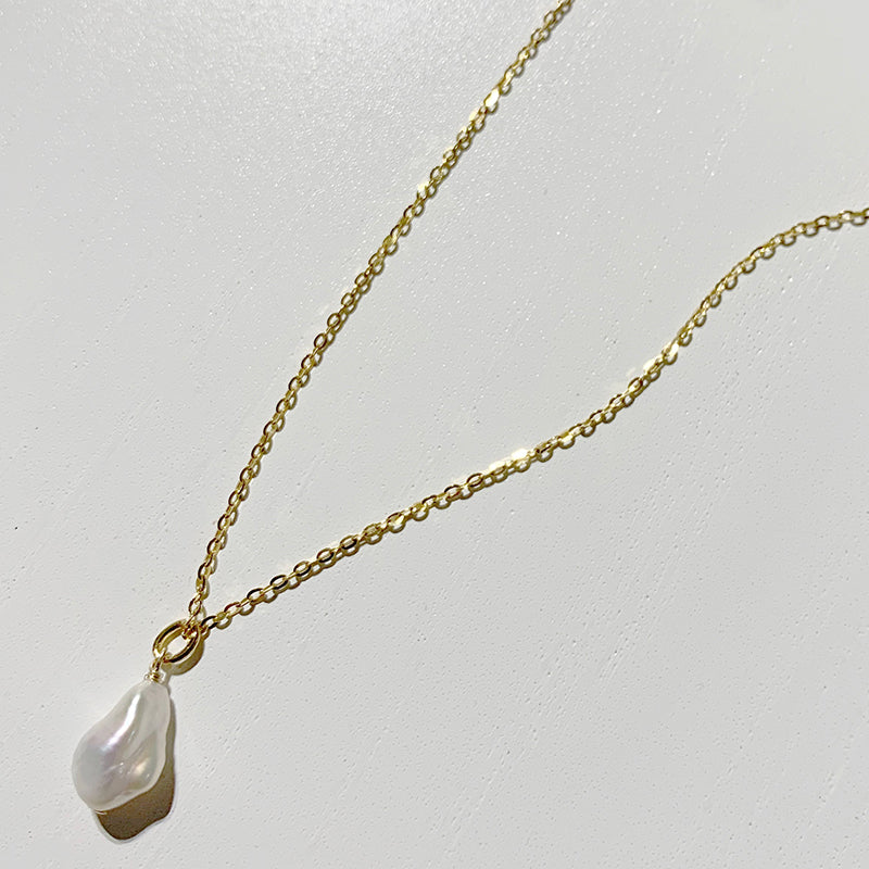 KESHI PEARL NECKLACE