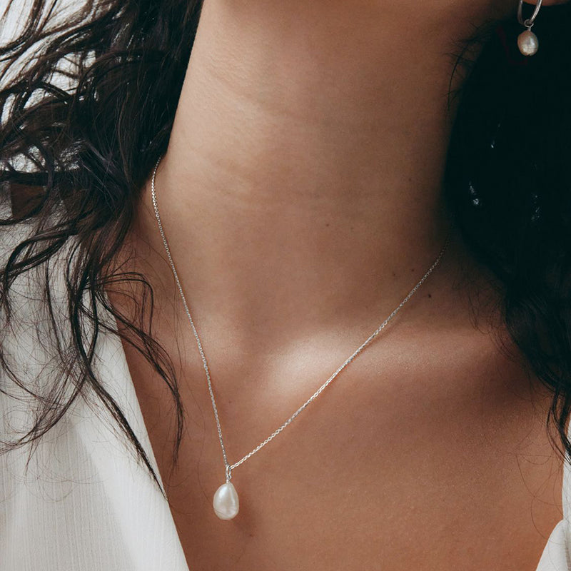 KESHI PEARL NECKLACE