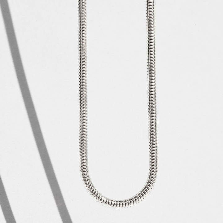 OSLO ROUND SNAKE CHAIN NECKLACE