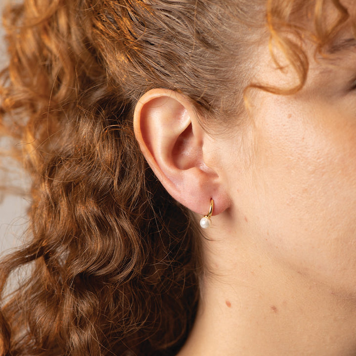 HOOP EARRINGS WITH PEARL