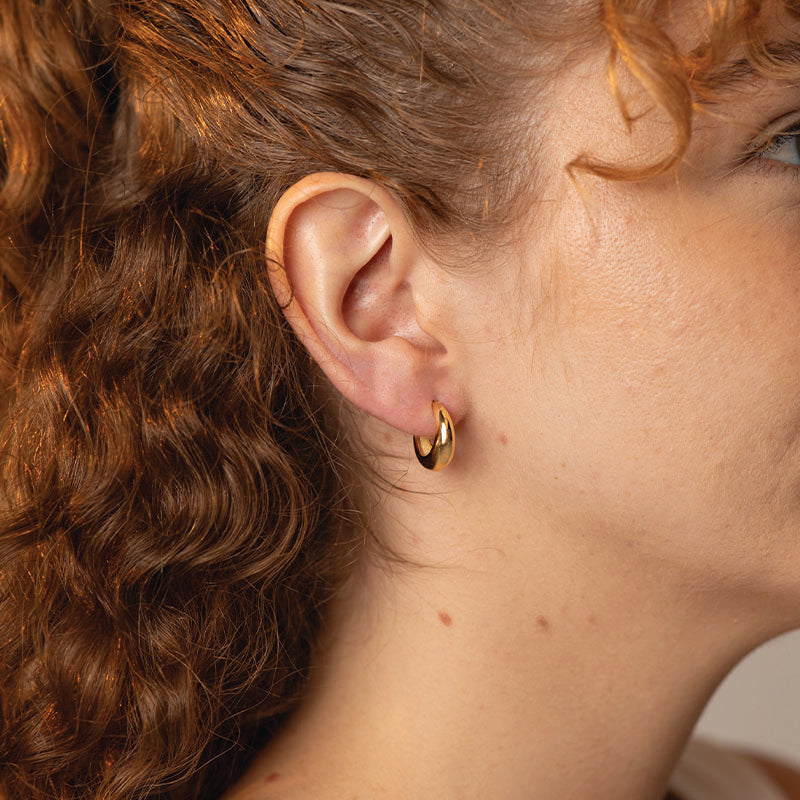 CLASSIC HOOP EARRINGS