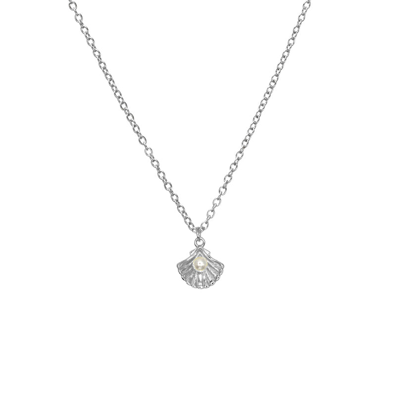 CLAM AND PEARL NECKLACE