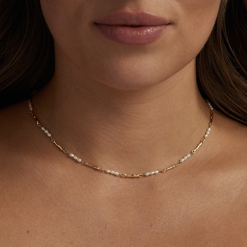 APHRODITE PEARL NECKLACE