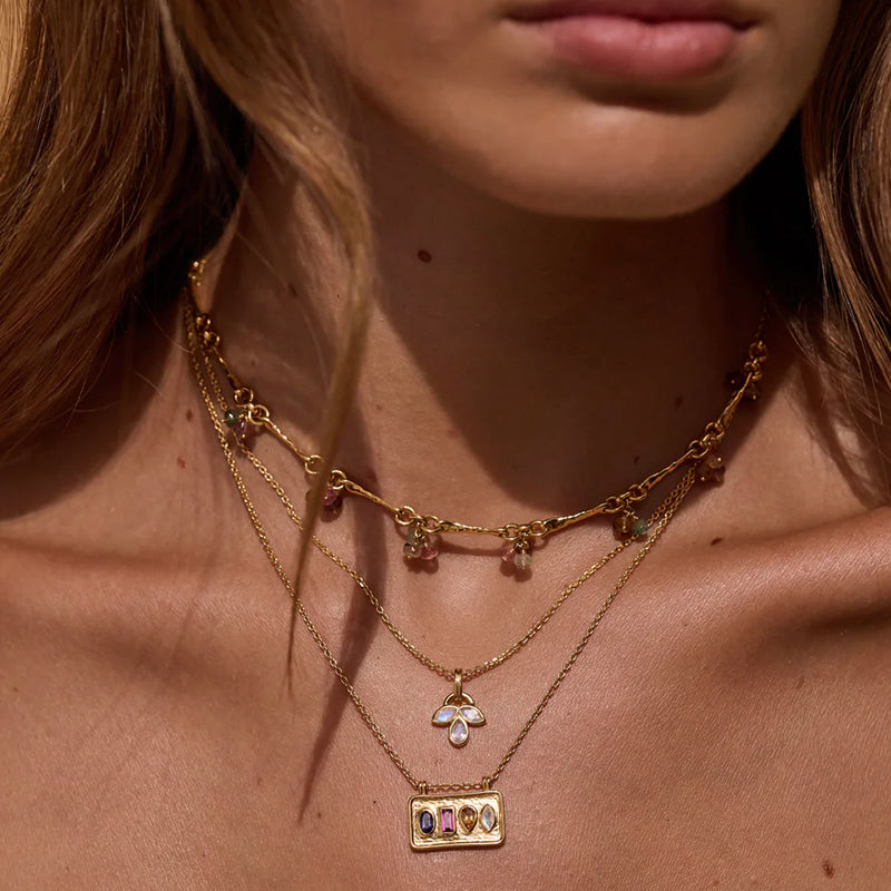 THE AMULET NECKLACE