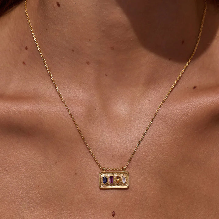 THE AMULET NECKLACE