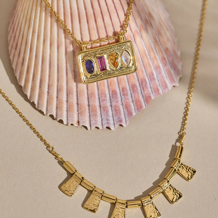 THE AMULET NECKLACE