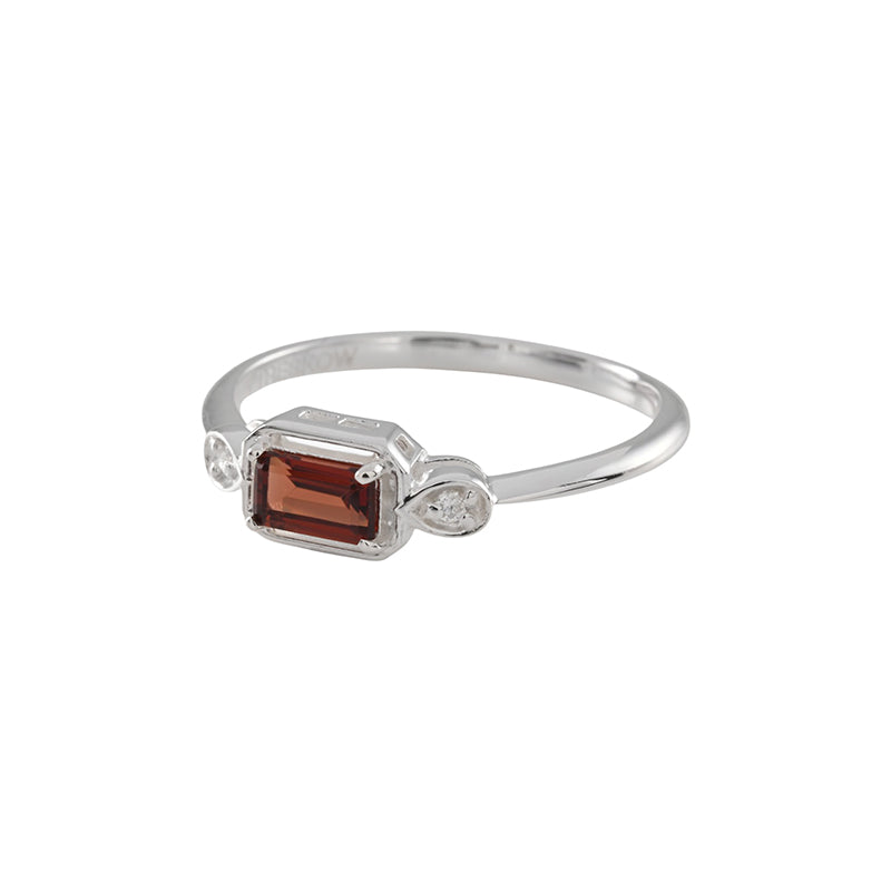 MAEVE GARNET RING