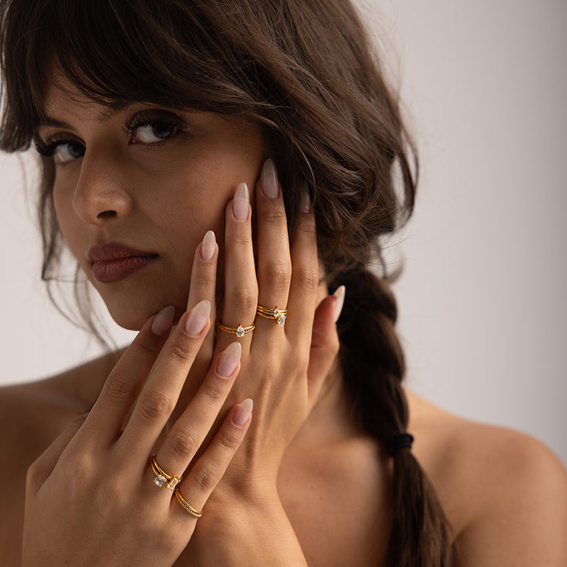 ILLUMINATE OVAL STACKING RING