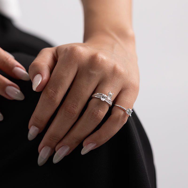 ILLUMINATE OVAL STACKING RING