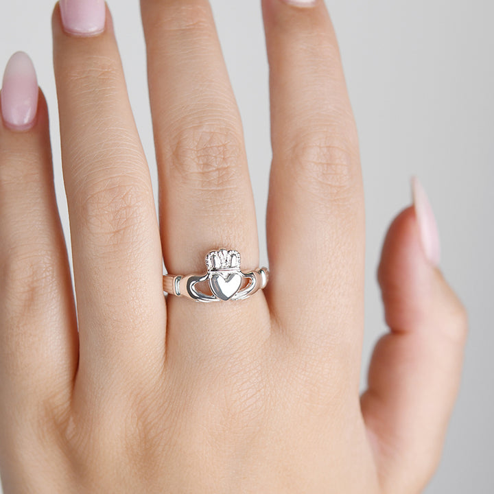 CLADDAGH RING